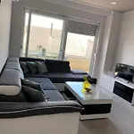 Modern With Garage Lejlighed