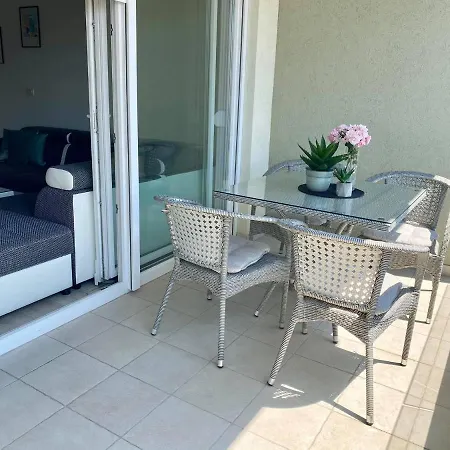 Modern With Garage Appartement *