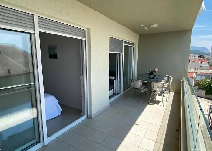 Appartement Modern With Garage Makarska