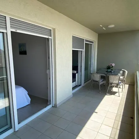 Apartman Modern With Garage Makarska